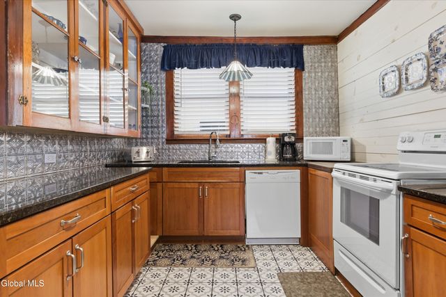 56 Henry Street, Saratoga Springs, NY 12866