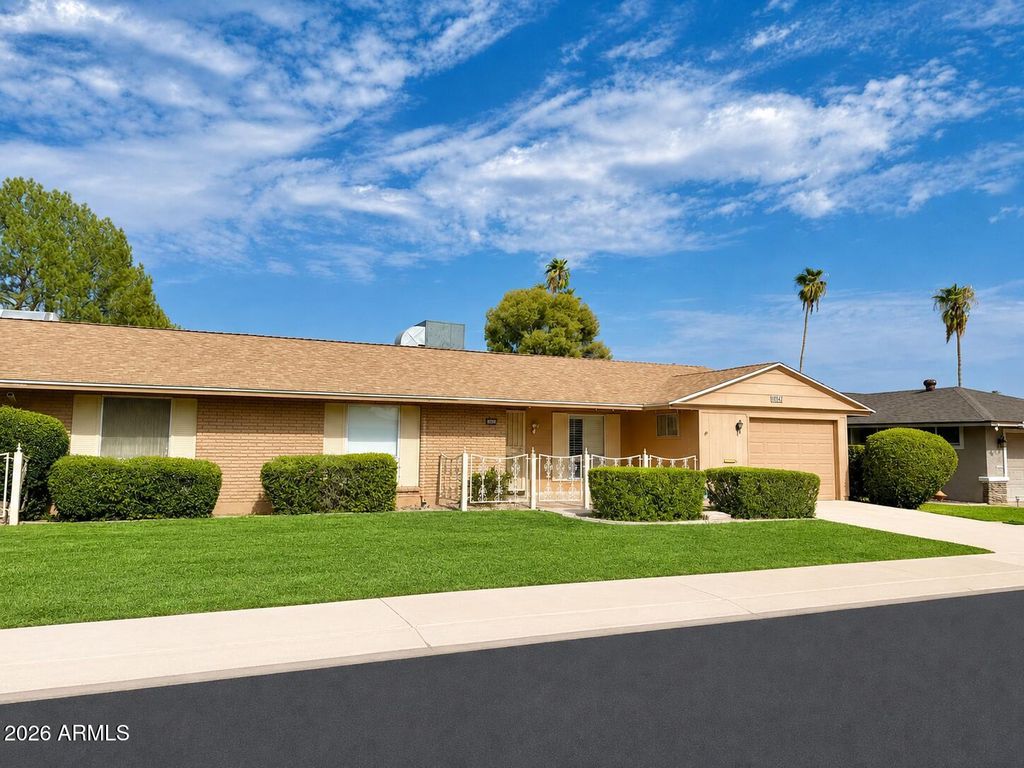 10542 W TROPICANA Circle, Sun City, AZ 85351 — photo 2