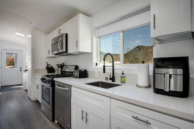 7122 Sunkist Road, Joshua Tree, CA 92252