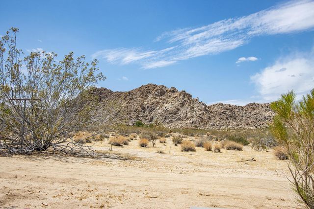 7122 Sunkist Road, Joshua Tree, CA 92252