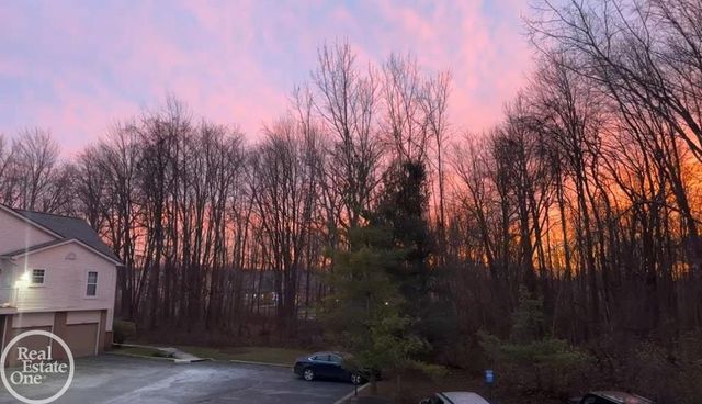 25660 S Maritime Circle, Harrison Twp, MI 48045