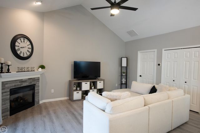 25660 S Maritime Circle, Harrison Twp, MI 48045