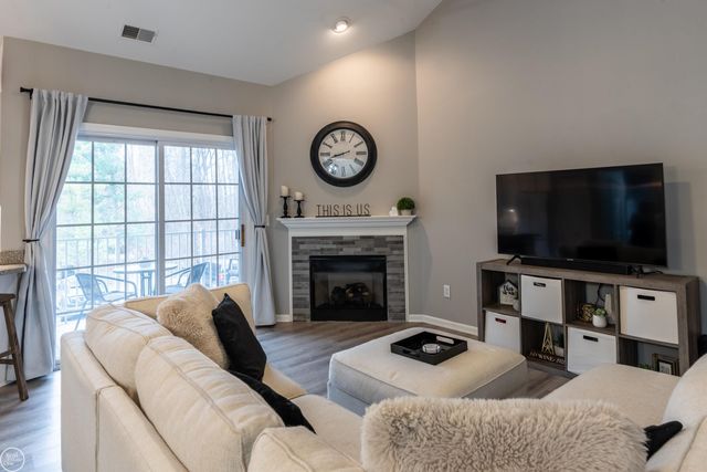 25660 S Maritime Circle, Harrison Twp, MI 48045