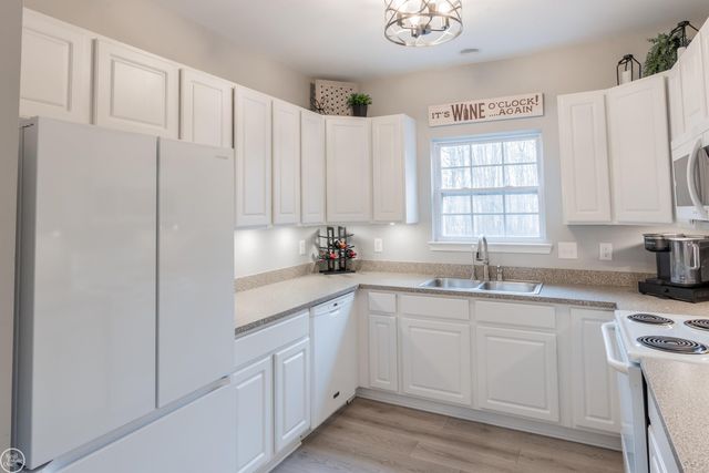 25660 S Maritime Circle, Harrison Twp, MI 48045