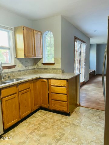 104 Page Crossing, Chapel Hill, NC 27517