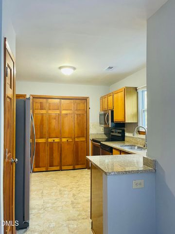 104 Page Crossing, Chapel Hill, NC 27517