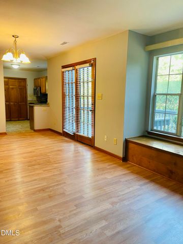 104 Page Crossing, Chapel Hill, NC 27517