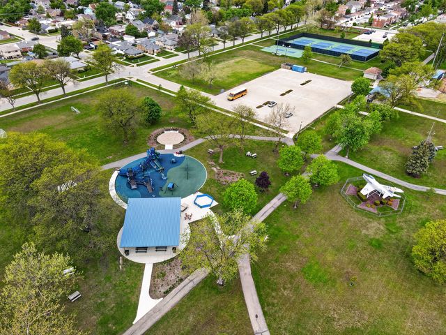 4420 VERNON Avenue, Brookfield, IL 60513