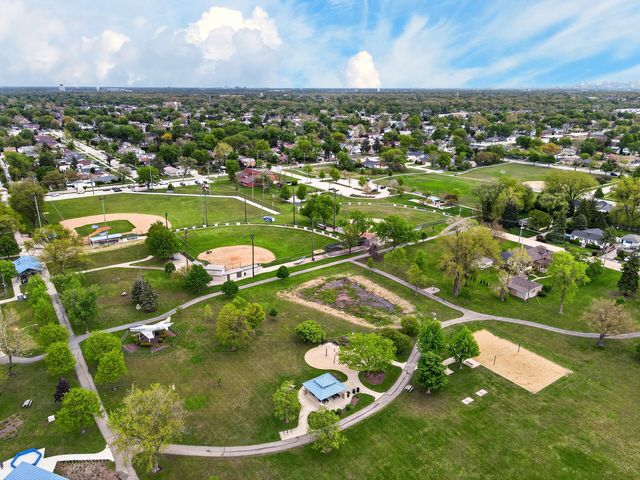 4420 VERNON Avenue, Brookfield, IL 60513