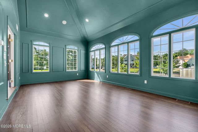 2 Kirsten Drive, Freehold, NJ 07728