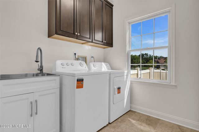 2 Kirsten Drive, Freehold, NJ 07728