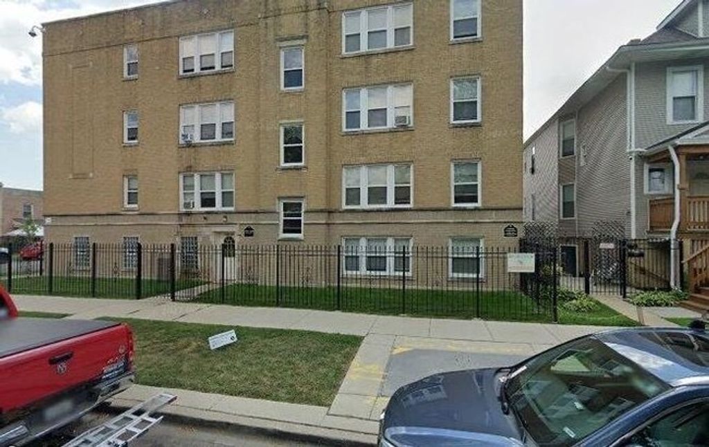 2152 N Kildare Avenue 3, Chicago, IL 60639