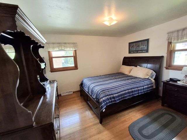 1418 Denis AVENUE, Milwaukee, WI 53221