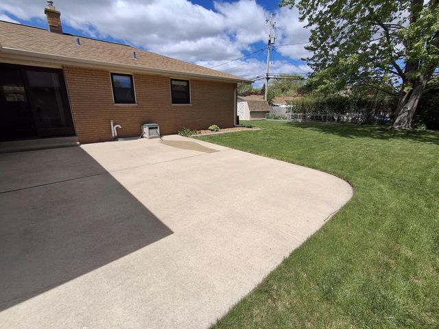 1418 Denis AVENUE, Milwaukee, WI 53221