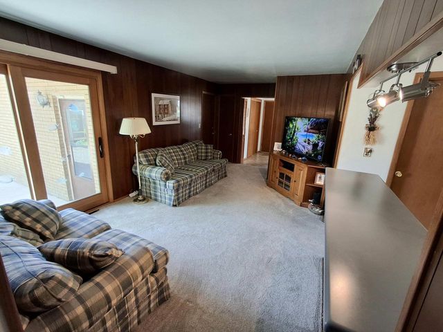 1418 Denis AVENUE, Milwaukee, WI 53221