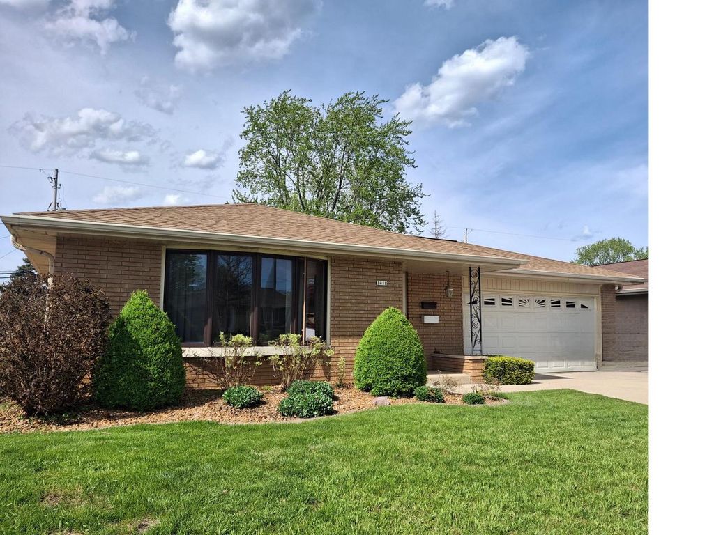1418 Denis AVENUE, Milwaukee, WI 53221