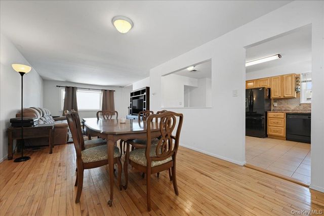 3 Adrienne Court, Hauppauge, NY 11788