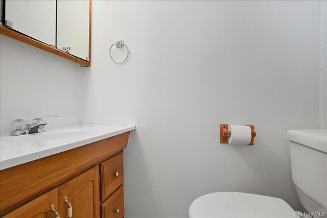 3 Adrienne Court, Hauppauge, NY 11788