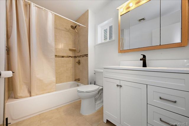 3 Adrienne Court, Hauppauge, NY 11788