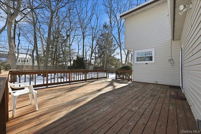 3 Adrienne Court, Hauppauge, NY 11788