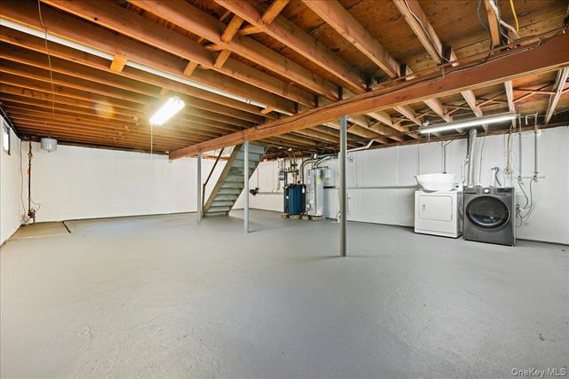 3 Adrienne Court, Hauppauge, NY 11788