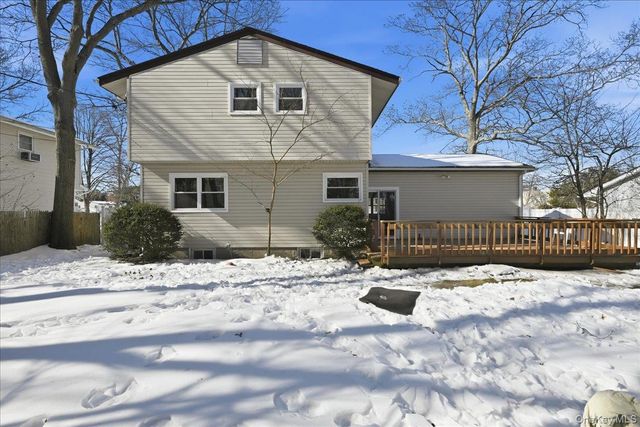 3 Adrienne Court, Hauppauge, NY 11788