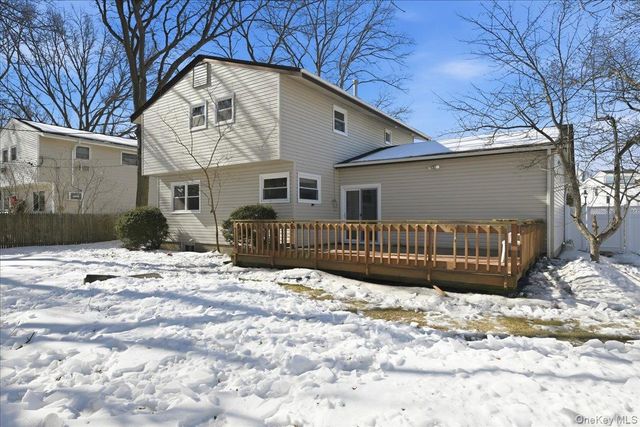 3 Adrienne Court, Hauppauge, NY 11788