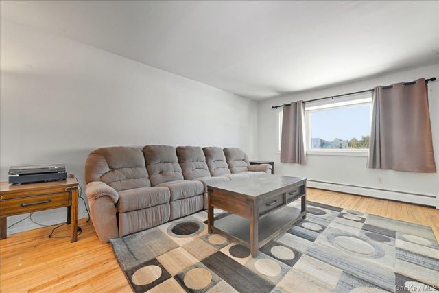 3 Adrienne Court, Hauppauge, NY 11788