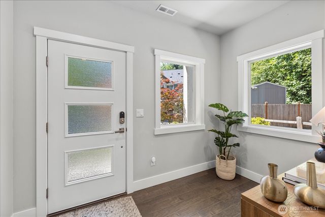 15111 Manor Way, Lynnwood, WA 98087