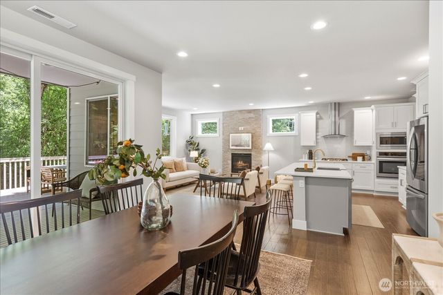 15111 Manor Way, Lynnwood, WA 98087