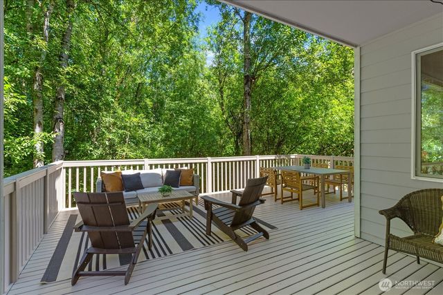 15111 Manor Way, Lynnwood, WA 98087