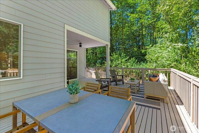 15111 Manor Way, Lynnwood, WA 98087