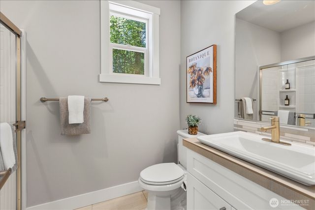 15111 Manor Way, Lynnwood, WA 98087