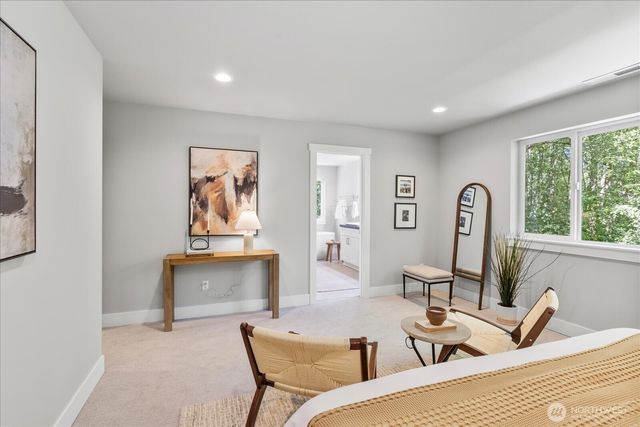 15111 Manor Way, Lynnwood, WA 98087