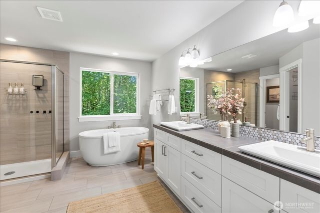 15111 Manor Way, Lynnwood, WA 98087