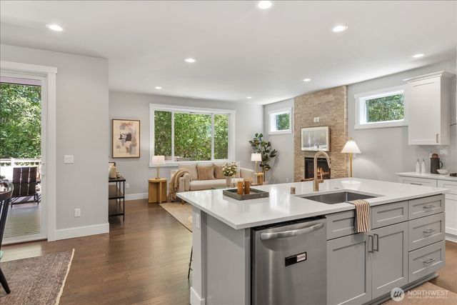 15111 Manor Way, Lynnwood, WA 98087