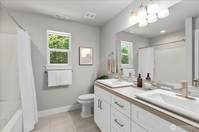 15111 Manor Way, Lynnwood, WA 98087