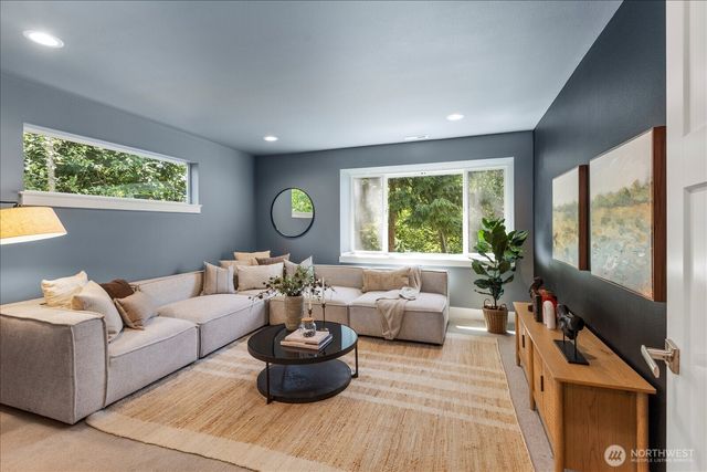 15111 Manor Way, Lynnwood, WA 98087