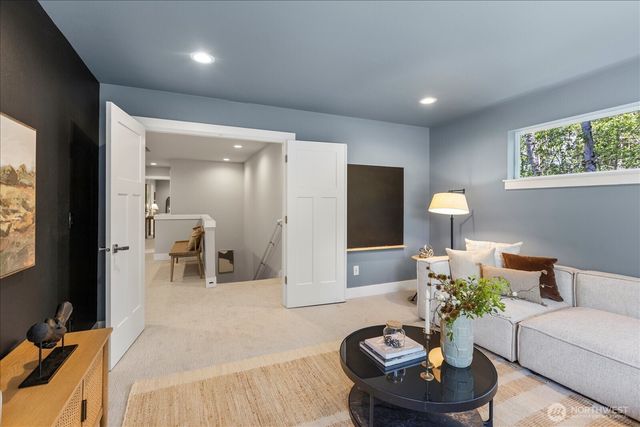 15111 Manor Way, Lynnwood, WA 98087