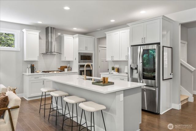 15111 Manor Way, Lynnwood, WA 98087