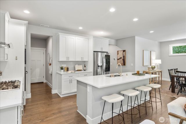15111 Manor Way, Lynnwood, WA 98087