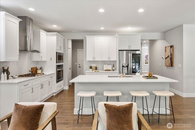 15111 Manor Way, Lynnwood, WA 98087