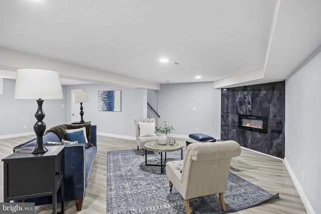 23 GRANDVIEW AVE, Williamstown, NJ 08094