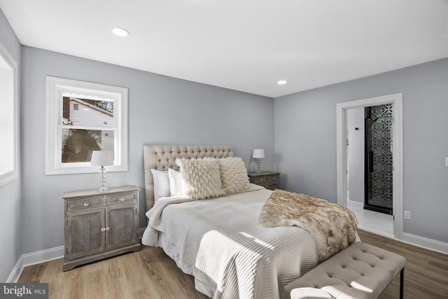 23 GRANDVIEW AVE, Williamstown, NJ 08094