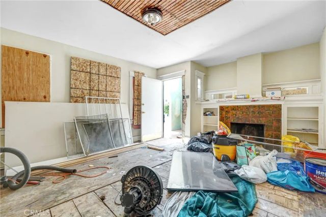 1017 W 46th, Los Angeles, CA 90037