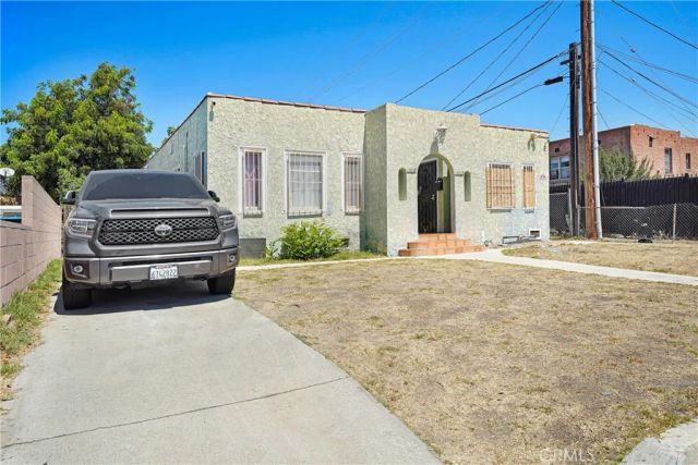 1017 W 46th, Los Angeles, CA 90037