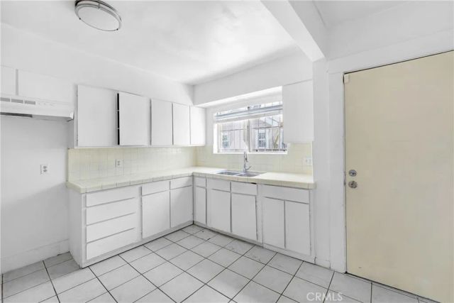 1017 W 46th, Los Angeles, CA 90037