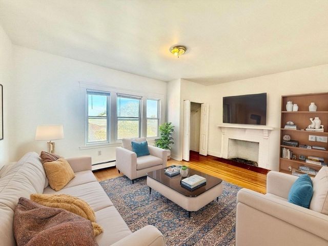 62 Algonquin Rd. #2, Newton, MA 02467