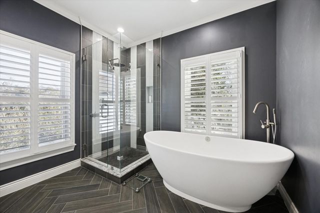 126 Oak Place Drive, Houston, TX 77006