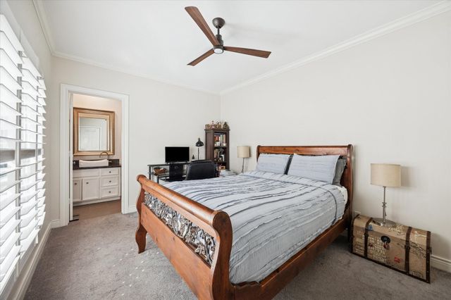 126 Oak Place Drive, Houston, TX 77006